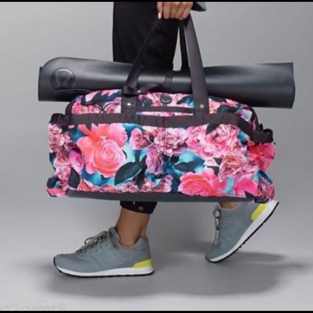 *Rare&Perfect!*LULULEMON SECRET GARDEN DUFFLE BAG